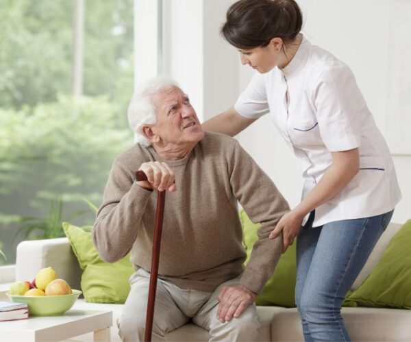 Pomoč starejšim: majhne pozornosti za veliko sreče